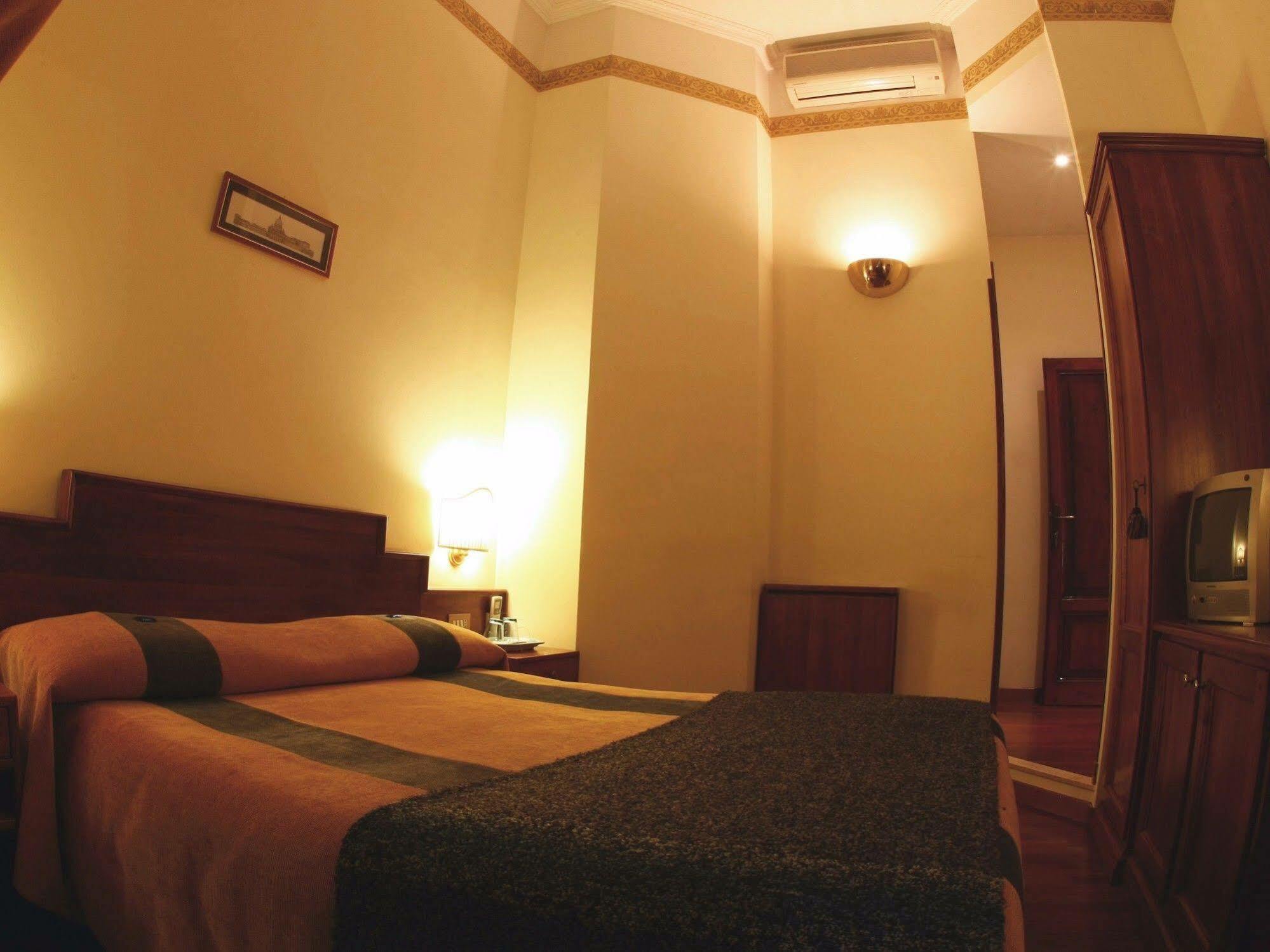 Al Colonnato Di San Pietro Bed and Breakfast Rom Exteriör bild