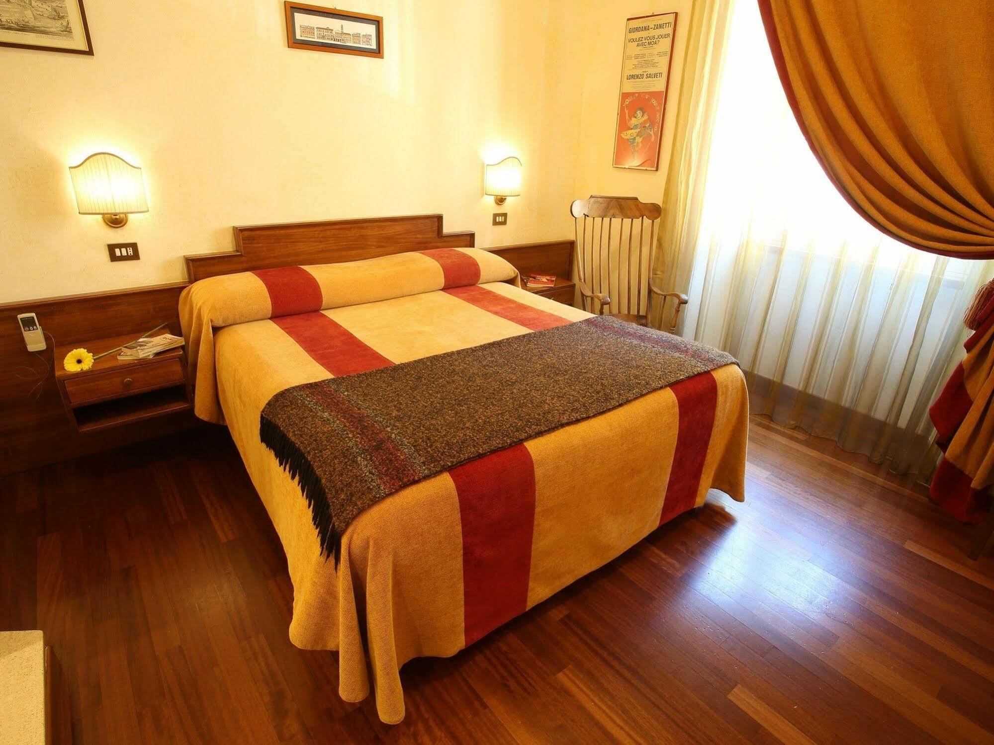Al Colonnato Di San Pietro Bed and Breakfast Rom Exteriör bild