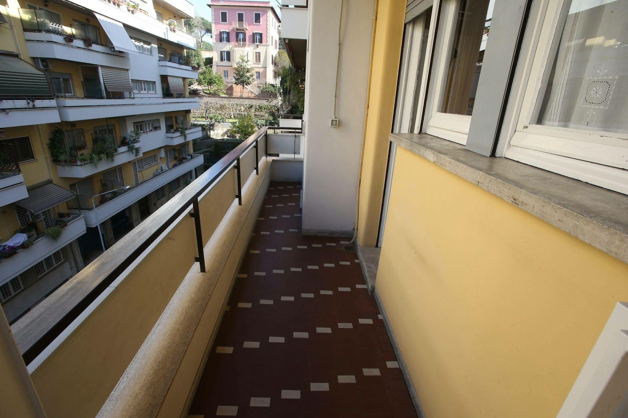 Al Colonnato Di San Pietro Bed and Breakfast Rom Exteriör bild